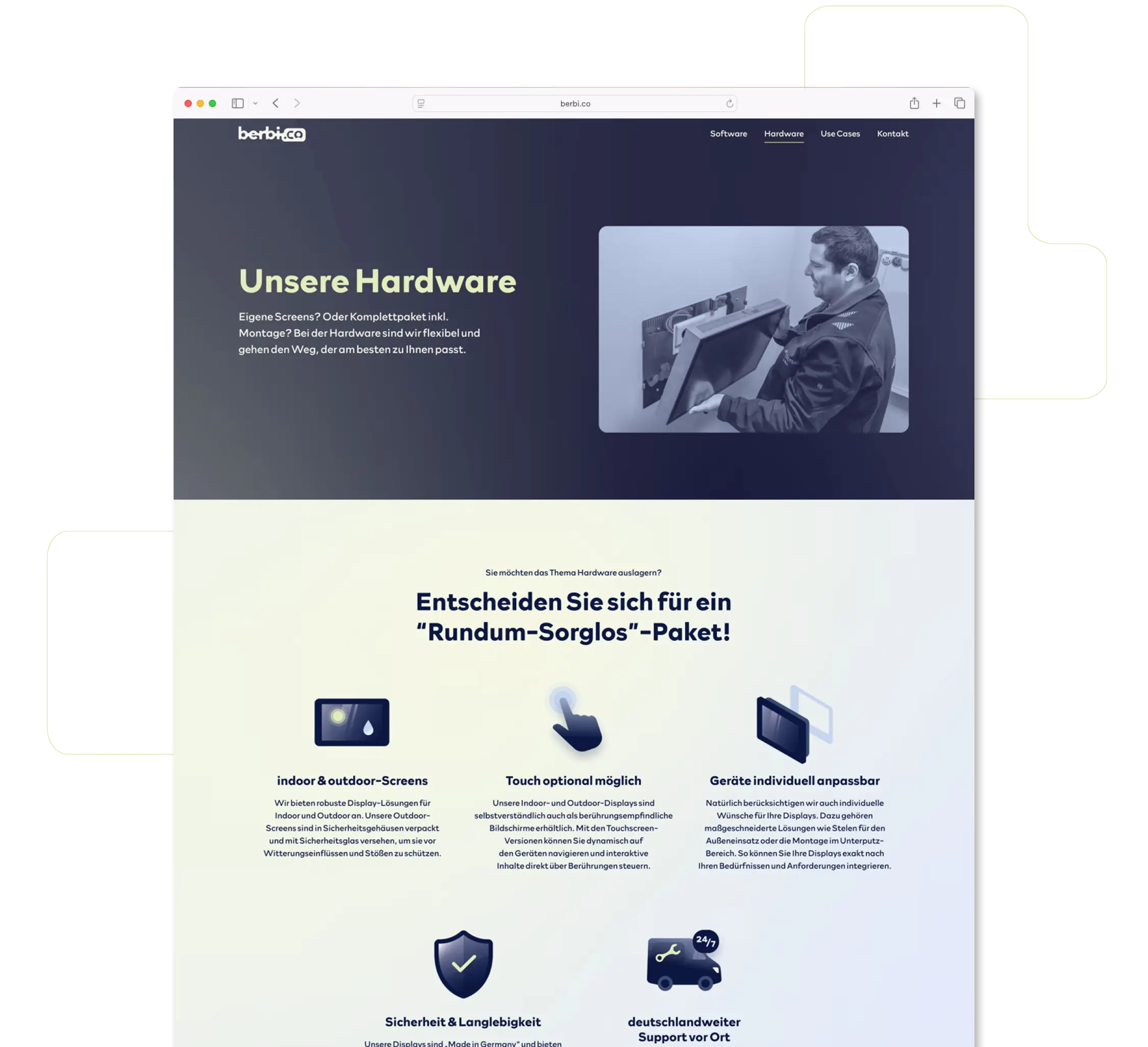Screenshot der Website von berbi.co mit dem Bereich &bdquo;Unsere Hardware&ldquo;, inkl. Text &uuml;ber Digital Signage Displays und Bildern von Arbeiter:innen.